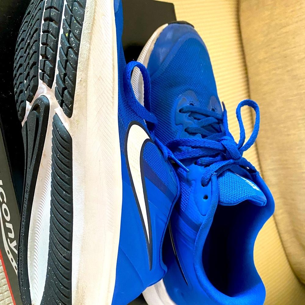 Used Nike shoes for boys